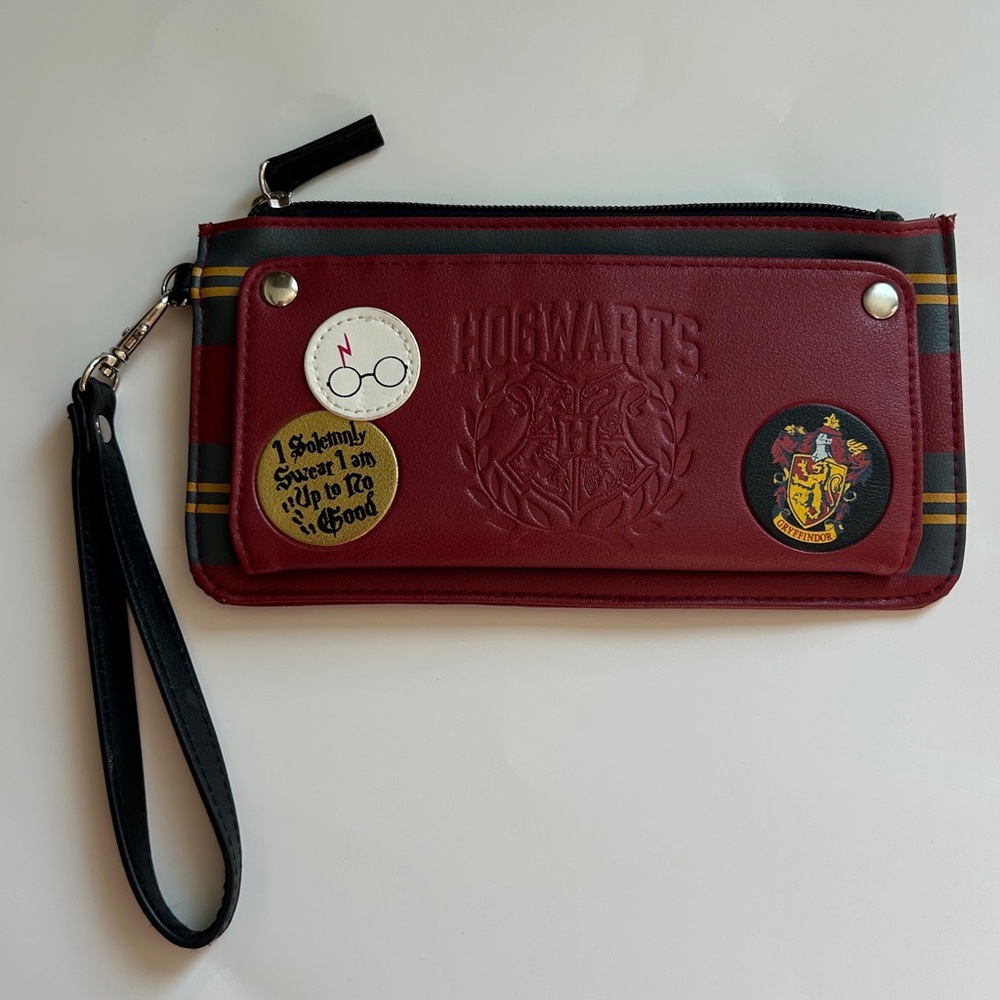Harry Potter Hogwarts Snap front wallet/wristlet.